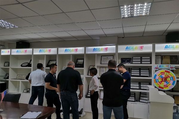 迎接宝运莱官方网站美国客户来造访我们！